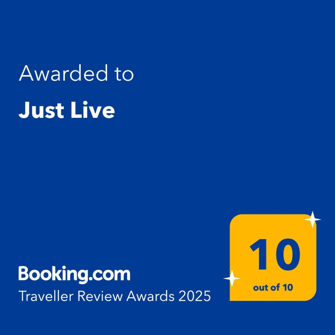 Апартаменты Just Live Triovasalos Экстерьер фото